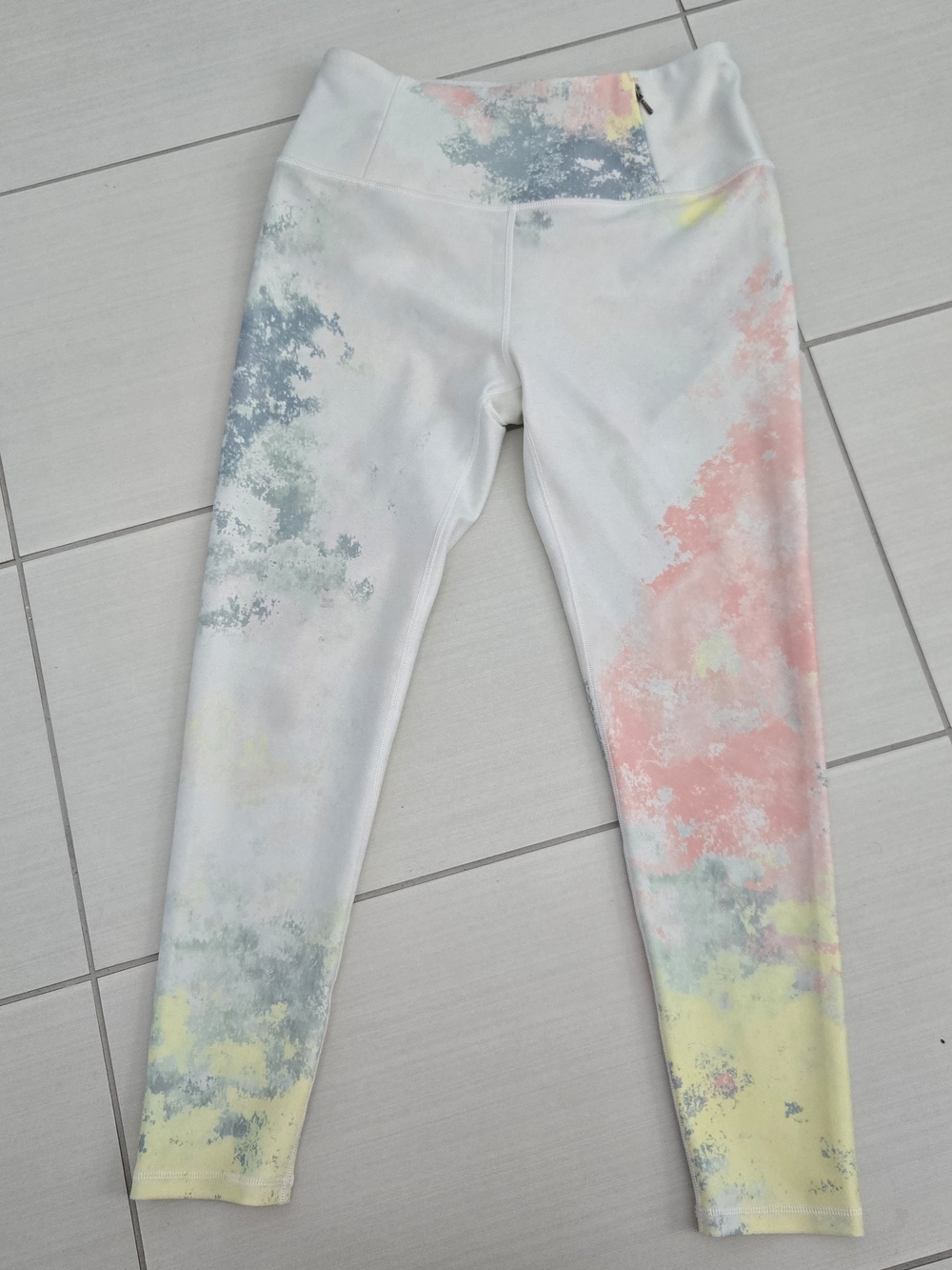 CALIA by Carrie Underwood White & Pink Watercolor Leggings